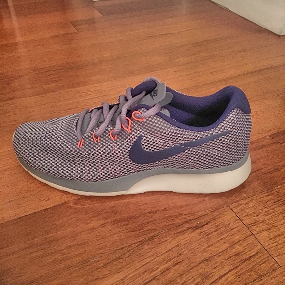 Nike Shoes - NEW- Nike Women’s Tanjun Racer